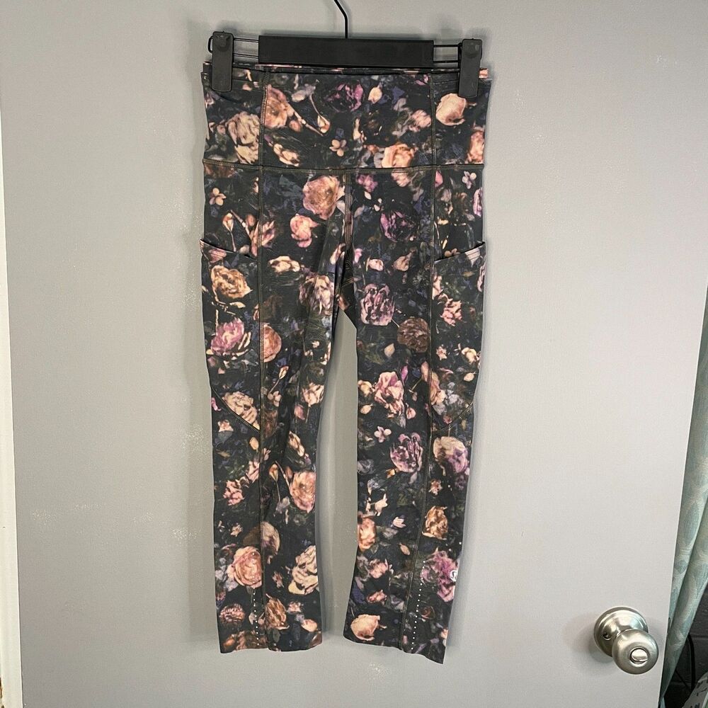 Lululemon Womens 4 Fast Free Crop II Nulux 19" Peony Multi